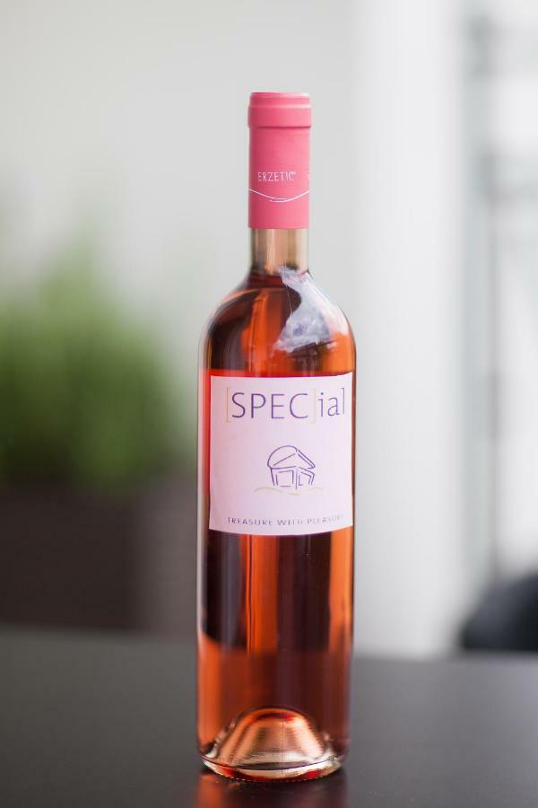 Apartments Special Блед Екстериор снимка